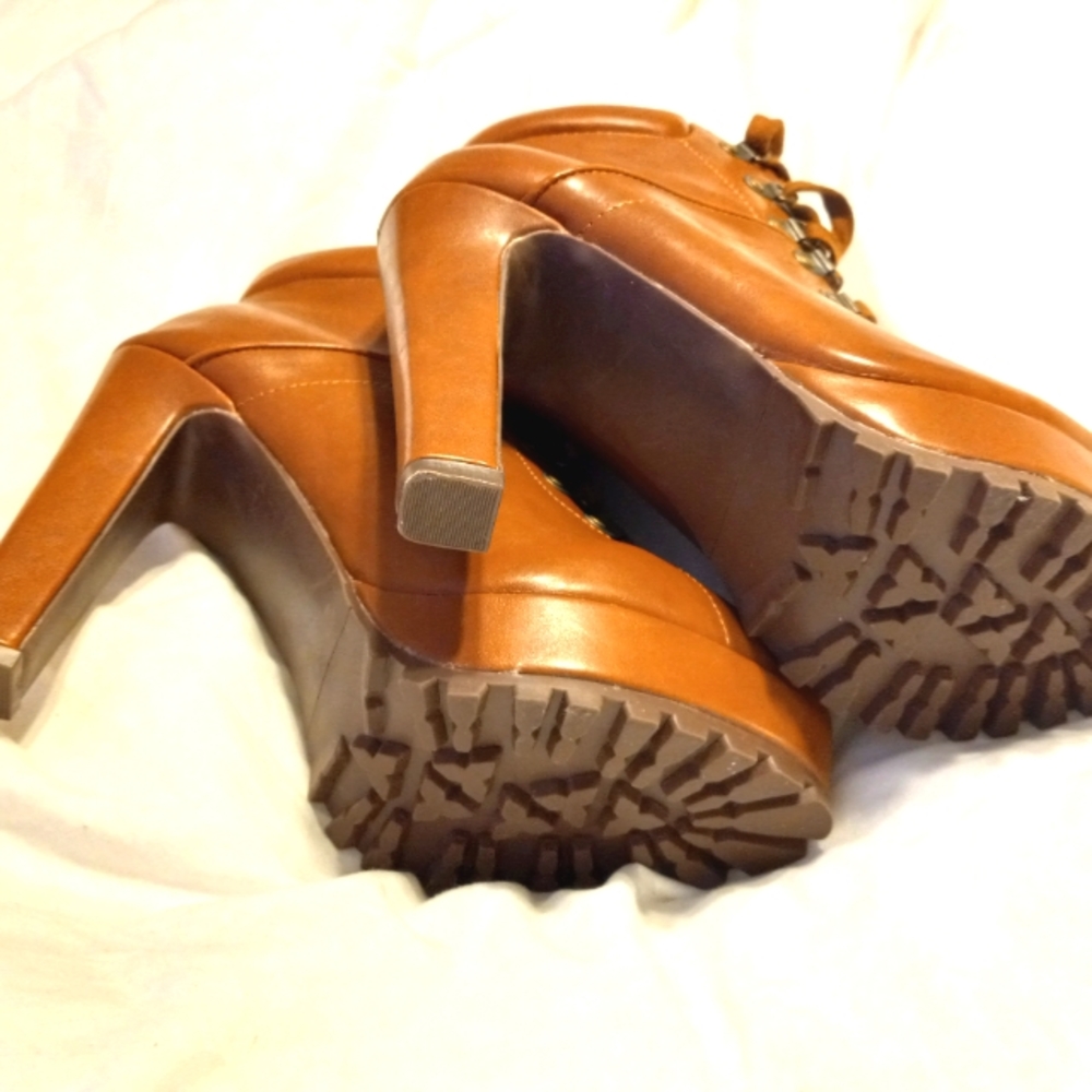Camel Bootie - Picture 3 of 6